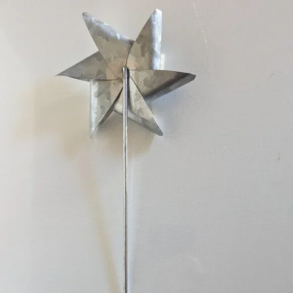 NWOT Fun Metal Pinwheel Plant Pick Outdoor Patio Home Decor Michael's Ashland - Picture 3 of 4